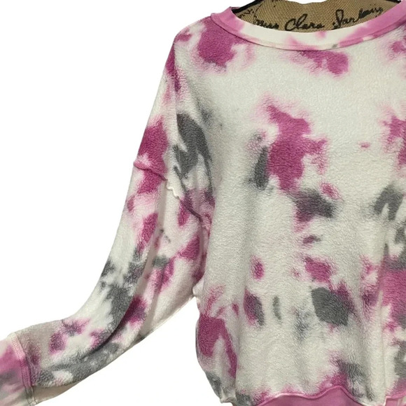 Free People Kelly Washed Tie Dye Sweatshirt Pink Grey Fuzzy Size Medium NWT - Picture 3 of 8